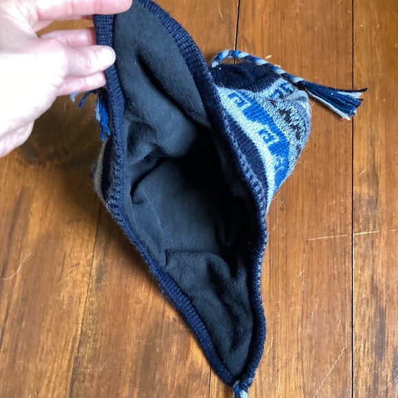 Winter Hat with Llama print | Unbranded - Picture 4 of 4